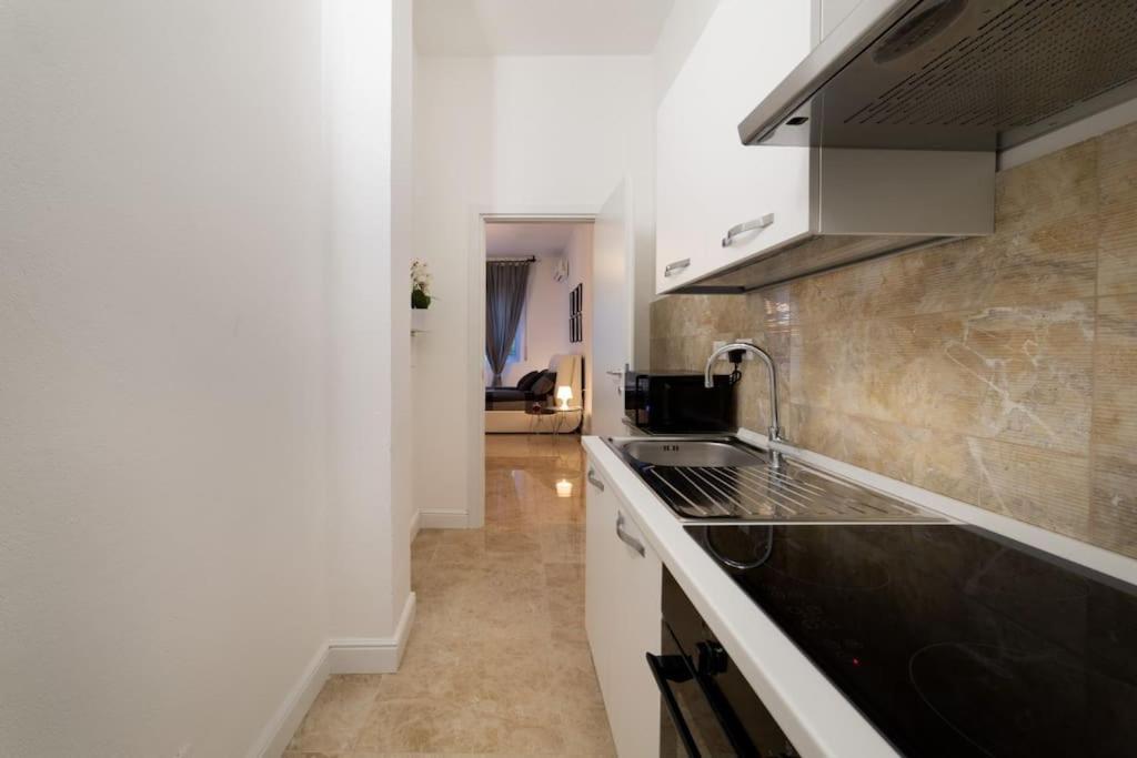 San Babila - Luxury Milanese Apartment Exterior photo
